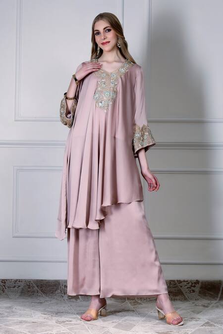 Shop_House Of Supriya_Pink Embroidery, Metallic Thread, Zari V-neck Asymmetric Kurta Set _Online_at_Aza_Fashions