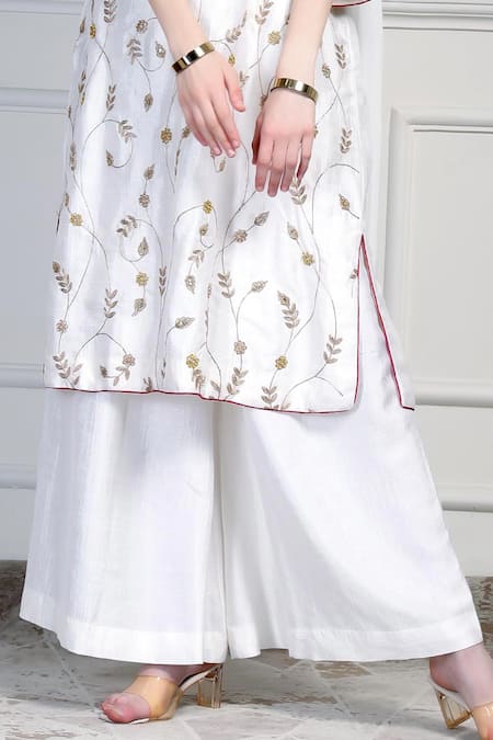 House Of Supriya_Ivory Silk, Chiffon Embroidery, Tassels Round Neck Floral Kurta Set _Online_at_Aza_Fashions