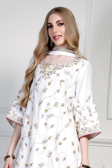 Buy_House Of Supriya_Ivory Silk, Chiffon Embroidery, Tassels Round Neck Floral Kurta Set _Online_at_Aza_Fashions