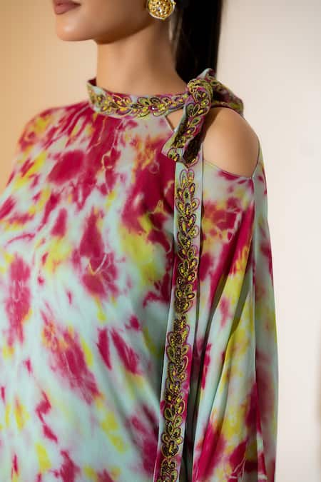 K-Anshika Green Georgette Embroidery, Zari High Neck Tie-dye Kaftan Online at Aza Fashions K-Anshika_Green Georgette Embroidery, Zari High Neck Tie-dye Kaftan _Online_at_Aza_Fashions