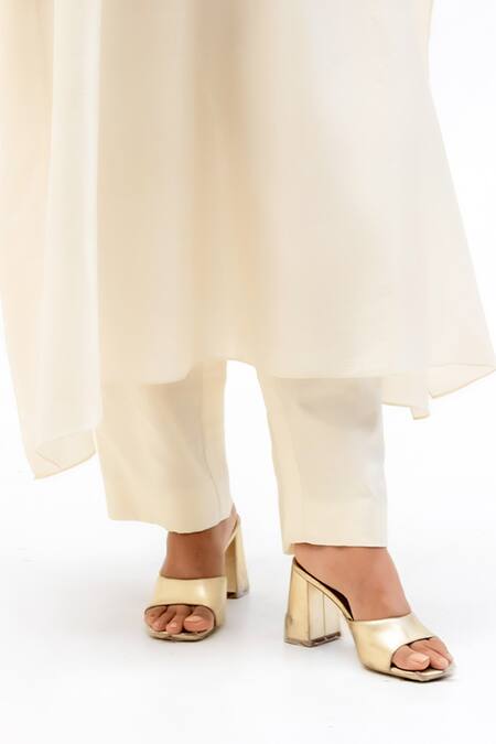 Buy_Garo_Off White Silk Embroidery Round Neck Kaftan With Pant _Online_at_Aza_Fashions
