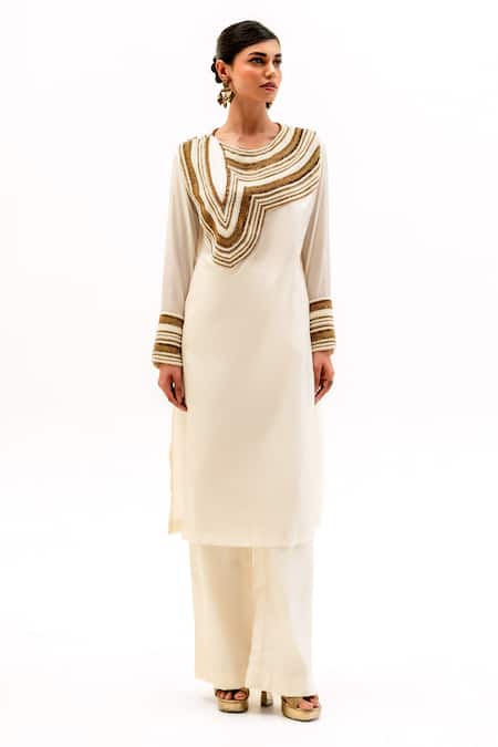 Garo Off White Silk Embroidery Round Neck Asymmetric Kurta With Pant 
