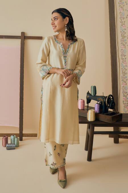 Buy_Bhawna Sethi_Yellow Cotton, Silk, Chanderi, Organza Embroidery V-neck Savera Kurta Pant Set 