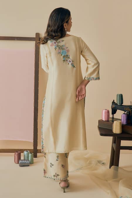Bhawna Sethi Savera Embroidered Kurta Pant Set 