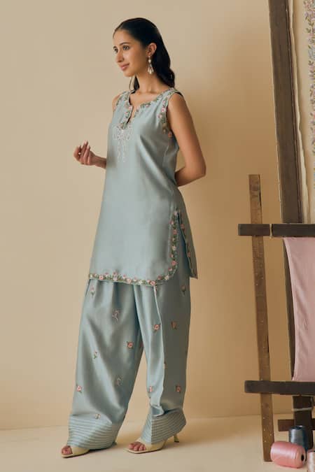Bhawna Sethi_Sky Blue Chanderi Cotton, Silk, Organza Embroidery V-neck Aasmani Kurta Set _at_Aza_Fashions