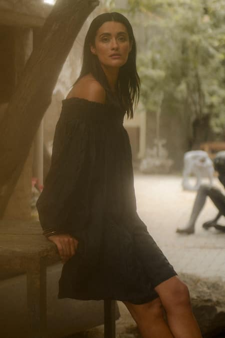 Ituvana Black Silk Embroidery, Applique Off-shoulder Kumuda Balloon Dress Online at Aza Fashions Ituvana_Black Silk Embroidery, Applique Off-shoulder Kumuda Balloon Dress _Online_at_Aza_Fashions