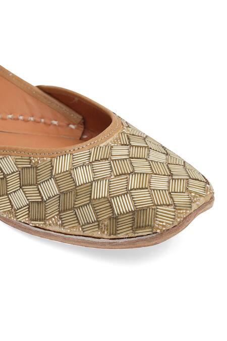 Buy NR By Nidhi Rathi Gold Embroidered Juttis Online at Aza Fashions Buy_NR By Nidhi Rathi_Gold Embroidered Juttis_Online_at_Aza_Fashions