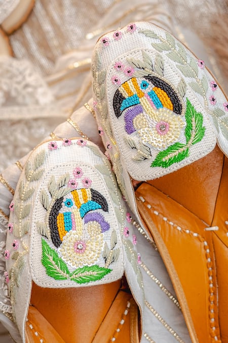 Shop NR By Nidhi Rathi White Handcrafted Juttis at Aza Fashions Shop_NR By Nidhi Rathi_White Handcrafted Juttis _at_Aza_Fashions