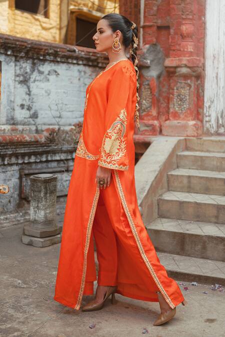 Buy_Wazir C_Orange Silk Embroidery, Metallic Thread, Zari Round Floral Work Kurta Pant Set _Online_at_Aza_Fashions