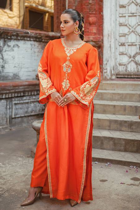 Shop_Wazir C_Orange Silk Embroidery, Metallic Thread, Zari Round Floral Work Kurta Pant Set _Online_at_Aza_Fashions
