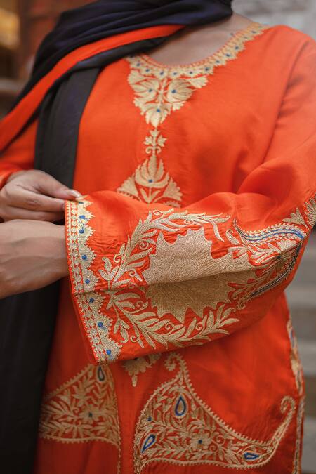 Wazir C_Orange Silk Embroidery, Metallic Thread, Zari Round Floral Work Kurta Pant Set _at_Aza_Fashions