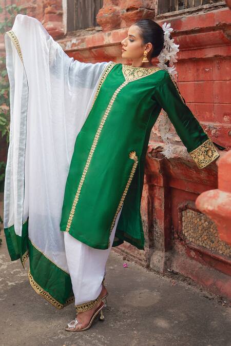 Buy Wazir C Green Silk Embroidery, Metallic Thread, Zari Round Floral Work Kurta Salwar Set Online at Aza Fashions Buy_Wazir C_Green Silk Embroidery, Metallic Thread, Zari Round Floral Work Kurta Salwar Set _Online_at_Aza_Fashions