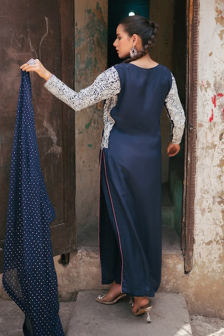 Wazir C Floral Work Kurta Pant Set 