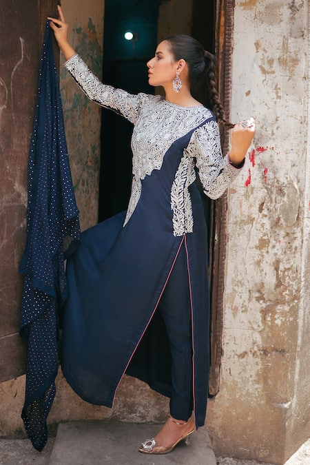 Shop_Wazir C_Blue Silk Embroidery, Metallic Thread Round Neck Floral Work Kurta Pant Set _Online_at_Aza_Fashions