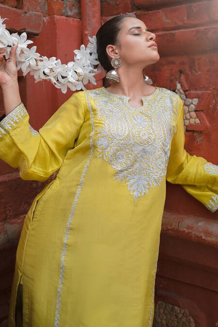 Buy_Wazir C_Yellow Silk Embroidery, Metallic Thread Notched Floral Work Kurta With Salwar 