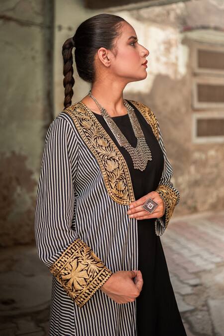 Wazir C_Black Cotton Open Neck Kashmira Tilla Work Cape Pant Set _Online_at_Aza_Fashions