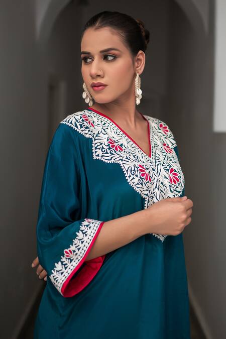 Buy Wazir C Blue Crepe Embroidery V-neck Kashmira Tilla Work Kurta With Pant Online at Aza Fashions Buy_Wazir C_Blue Crepe Embroidery V-neck Kashmira Tilla Work Kurta With Pant _Online_at_Aza_Fashions