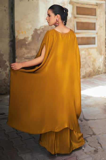 Wazir C Embroidered Kaftan With Dhoti Pant 