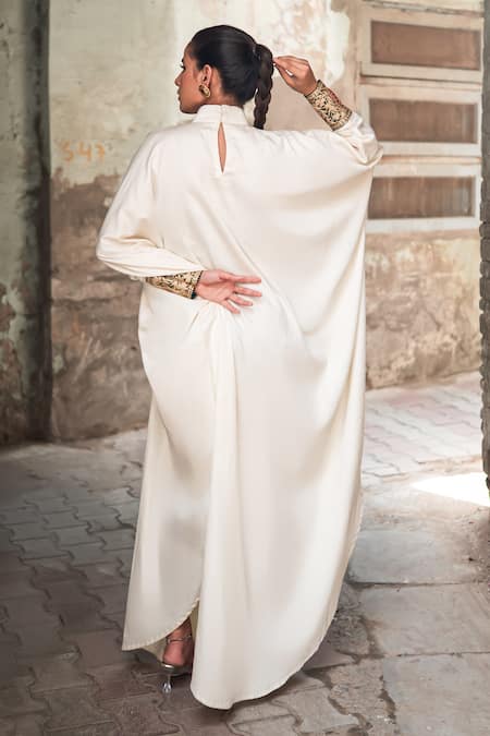 Wazir C Embroidered Kaftan 