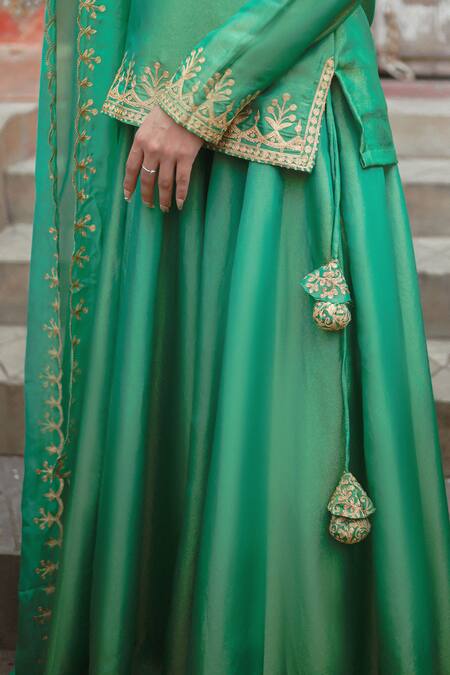 Buy_Wazir C_Green Silk Embroidery, Zari, Tassels Split Kashmira Tilla Work Lehenga Set _Online_at_Aza_Fashions