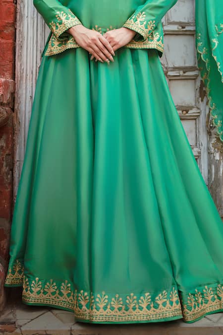 Buy_Wazir C_Green Silk Embroidery, Zari, Tassels Split Kashmira Tilla Work Lehenga Set 