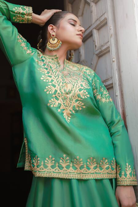 Shop_Wazir C_Green Silk Embroidery, Zari, Tassels Split Kashmira Tilla Work Lehenga Set 