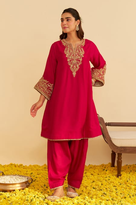 Sheetal Batra Fuchsia Silk Embroidery Split V-neck Marwa Chauga Kurta With Salwar