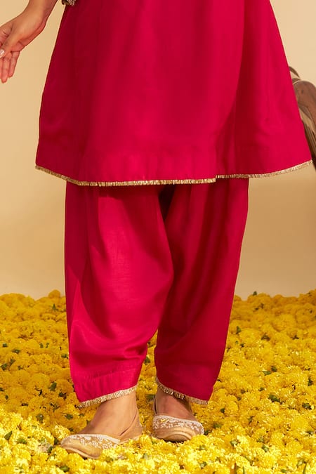 Sheetal Batra_Fuchsia Silk Embroidery Split V-neck Marwa Chauga Kurta With Salwar _at_Aza_Fashions