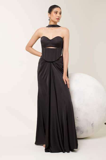 Shop Libas Cafe by Nidhi & Ashish Black Satin Sweetheart Neck Structured Corset And Skirt Set at Aza Fashions Shop_Libas Cafe by Nidhi & Ashish_Black Satin Sweetheart Neck Structured Corset And Skirt Set _at_Aza_Fashions
