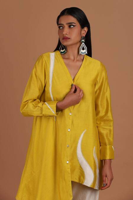 Sandhya Shah_Yellow Chanderi Ruffles V-neck The Rising Sun Tunic With Pant _Online_at_Aza_Fashions
