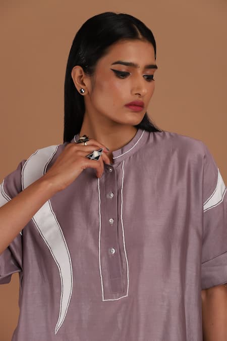 Sandhya Shah_Purple Chanderi Embroidery Mandarin Collar Snake Lilac Top With Pant _Online_at_Aza_Fashions