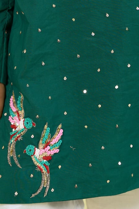 Vivedkids_Green Cotton Mirrors, Embroidery Bird Kurta And Pant Set _at_Aza_Fashions