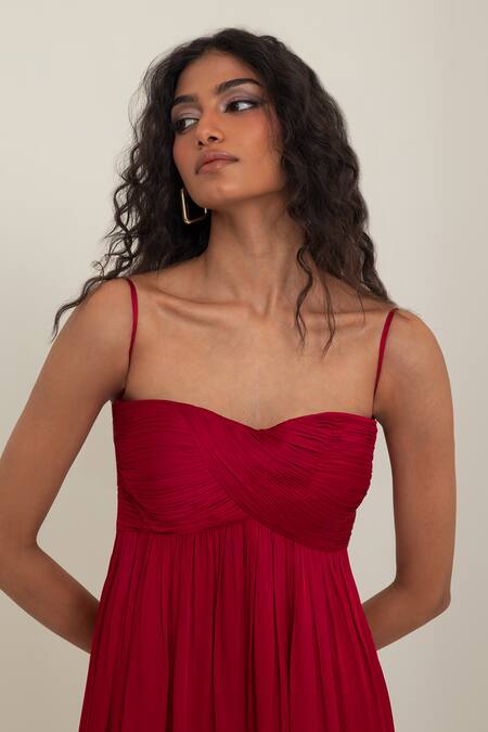 Buy_Pinup By Astha_Red Georgette, Satin Sweetheart , Round Rome Jumpsuit With Cape 