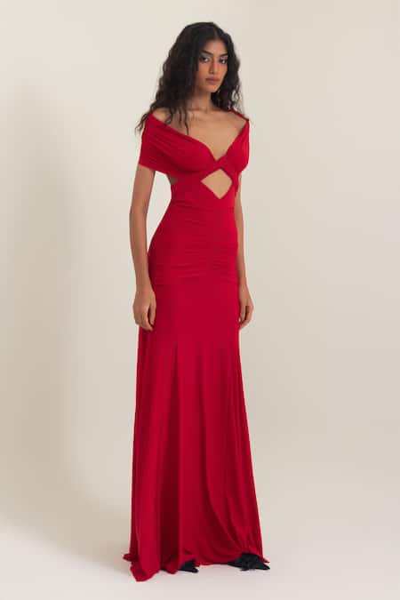 Buy_Pinup By Astha_Red Lycra V-neck, Off-shoulder Florence Plunge V Gown _Online_at_Aza_Fashions