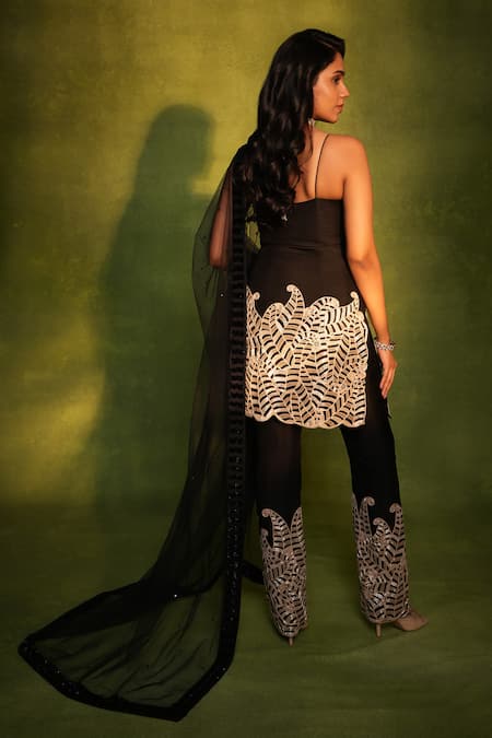 Ashutosh Joshi Paisley Cutwork Kurta Set 