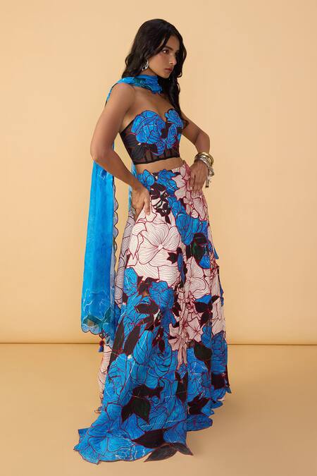 Saaksha & Kinni_Chiffon Rose Scallop Dupatta _Online_at_Aza_Fashions