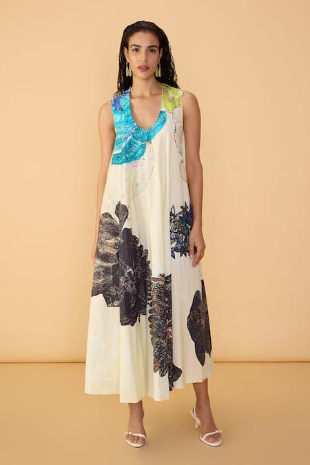 Saaksha & Kinni_Off White Poplin Embroidery, Applique V-neck Scribble Dense Trudy Printed Dress _Online_at_Aza_Fashions