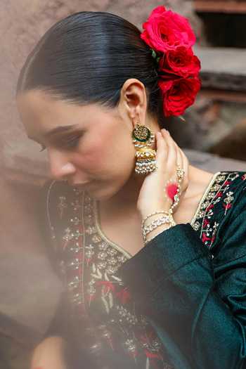 MAISARA JEWELRY Green Stones, Beads, Pearls Cut Work Jadau Necklace Set at Aza Fashions MAISARA JEWELRY_Green Stones, Beads, Pearls Cut Work Jadau Necklace Set_at_Aza_Fashions