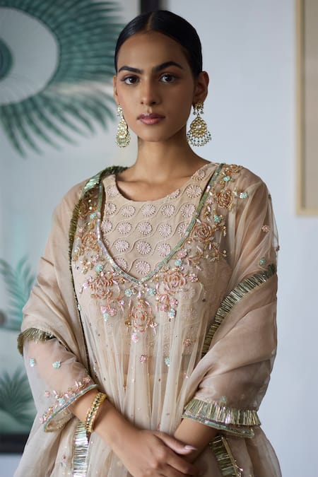 MAISARA JEWELRY Green Stones Leaf Carved Bangles - Set Of 2