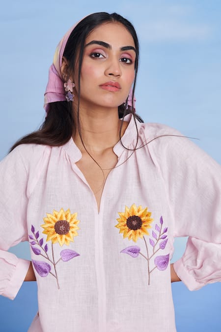 Shop Saphed Pink Linen Embroidery Split V-neck, Mandarin Collar Fleur Billow Shorts Set Shop_Saphed_Pink Linen Embroidery Split V-neck, Mandarin Collar Fleur Billow Shorts Set