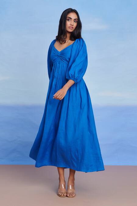 Buy_Saphed_Blue Linen Sweetheart Neck Santorini Front Twist Dress _Online_at_Aza_Fashions