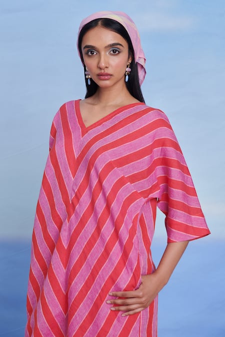 Saphed_Pink Linen V-neck Amalfi Dolman Kurta Set _at_Aza_Fashions