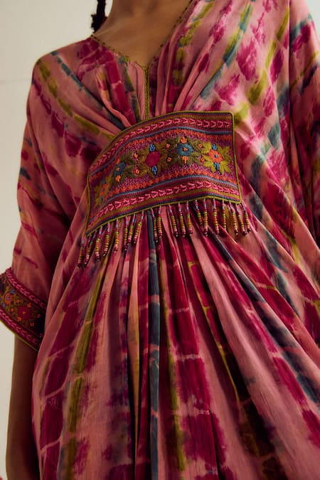 Buy_Capisvirleo_Peach Silk Embroidery, Beads V-neck Aster Tie Dye Kaftan _Online_at_Aza_Fashions