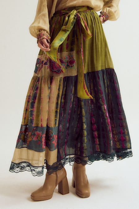 Capisvirleo Amala Embroidered Skirt 