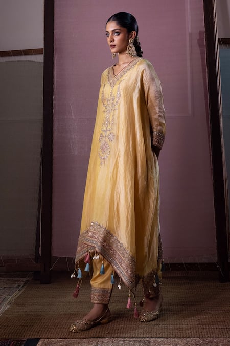 Buy_Nabo_Yellow Tissue Embroidery, Sequins, Tassels V-neck Floral Kaftan With Pant _Online_at_Aza_Fashions