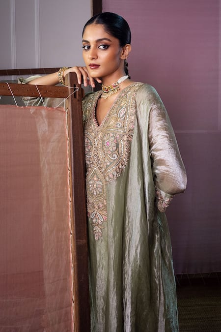 Buy_Nabo_Green Tissue Embroidery, Zari, Sequins, Tassels Floral Pattern Kaftan With Pant _Online_at_Aza_Fashions