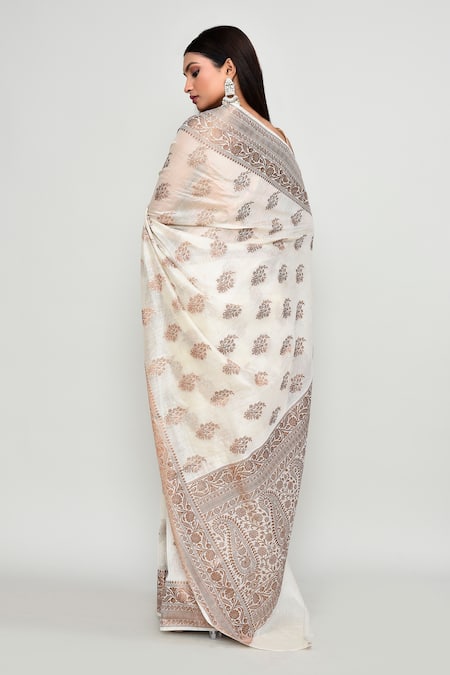 Naintara Bajaj Butti Woven Pattern Saree With Running Blouse 