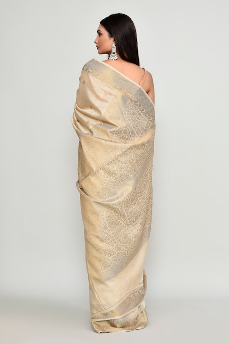 Naintara Bajaj Butti Woven Pattern Saree With Running Blouse 