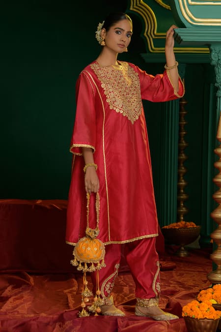 saina kapoor_Fuchsia Chanderi Gota Patti, Embroidery, Tassels Anura Choga Kurta And Salwar Set _Online_at_Aza_Fashions