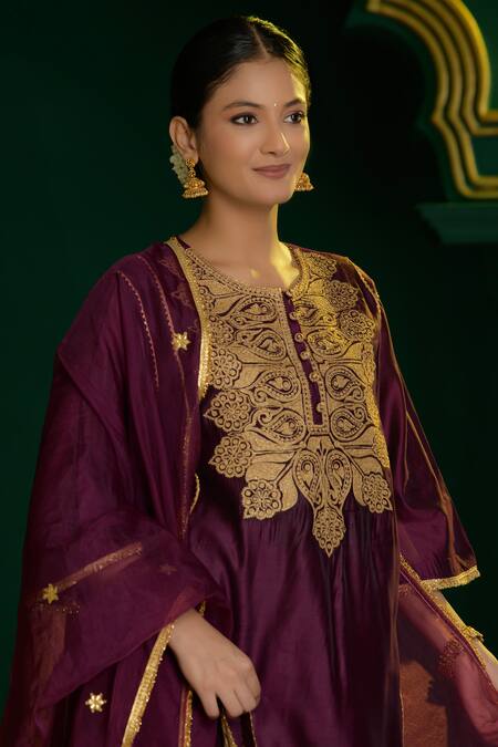 saina kapoor_Burgundy Chanderi, Organza Gota Patti, Alisha Paisley Pattern Kurta And Salwar Set _Online_at_Aza_Fashions